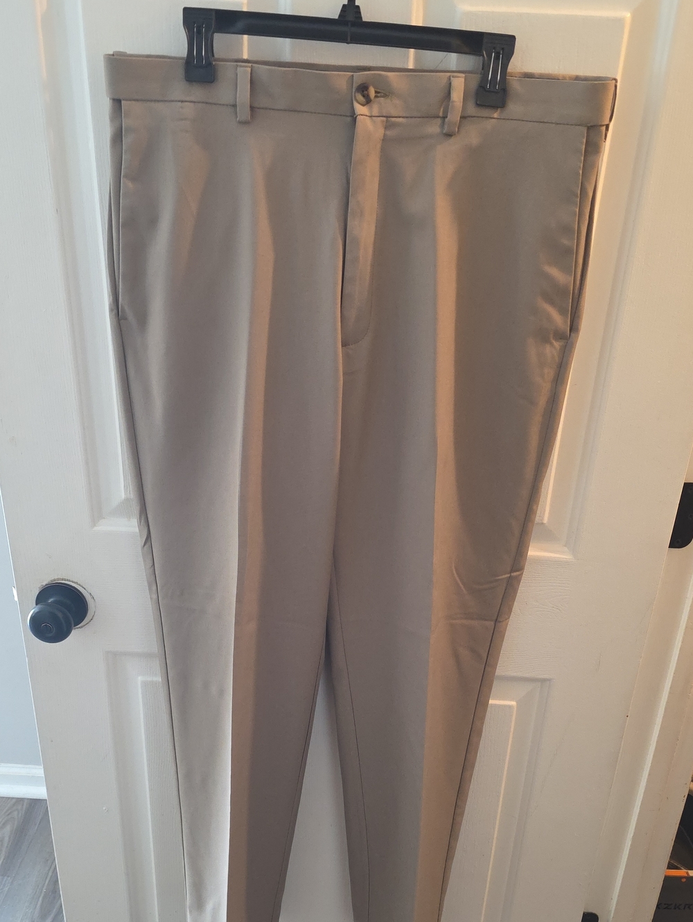 Haggar Men's Straight Flat-Front Chinos in Khaki Tan